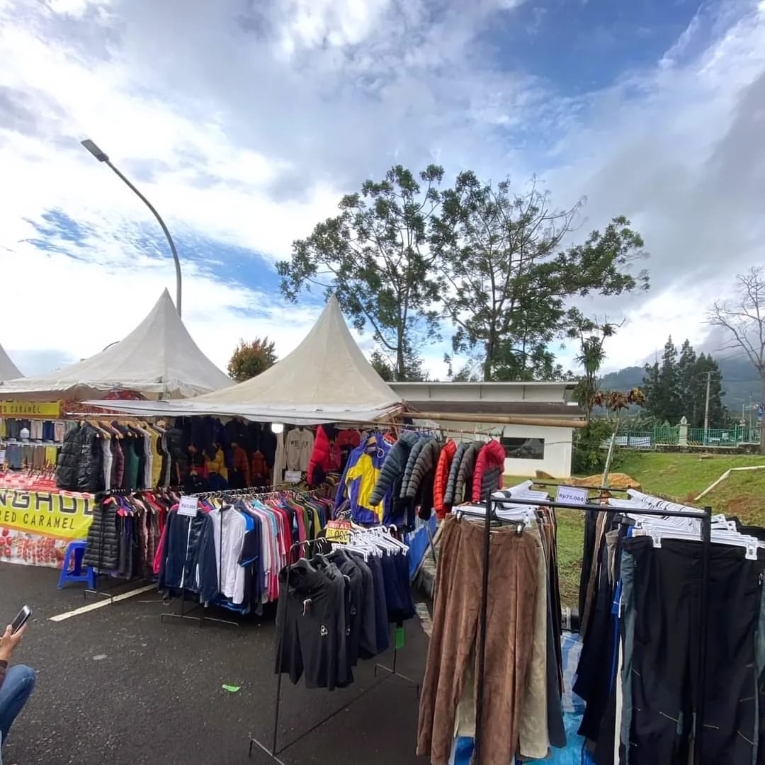 Ada Pasar Malam di Rest Area Gunung Mas Puncak Bogor