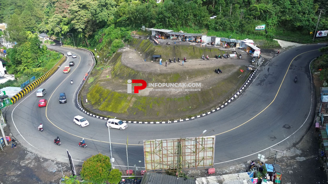 Warung Tebing Puncak Pass Jadi Magnet Wisatawan yang Melintas