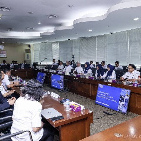 BMKG Latih Tiga Peserta DGMET Oman Kelola Metadata dan Perangkat WIGOS