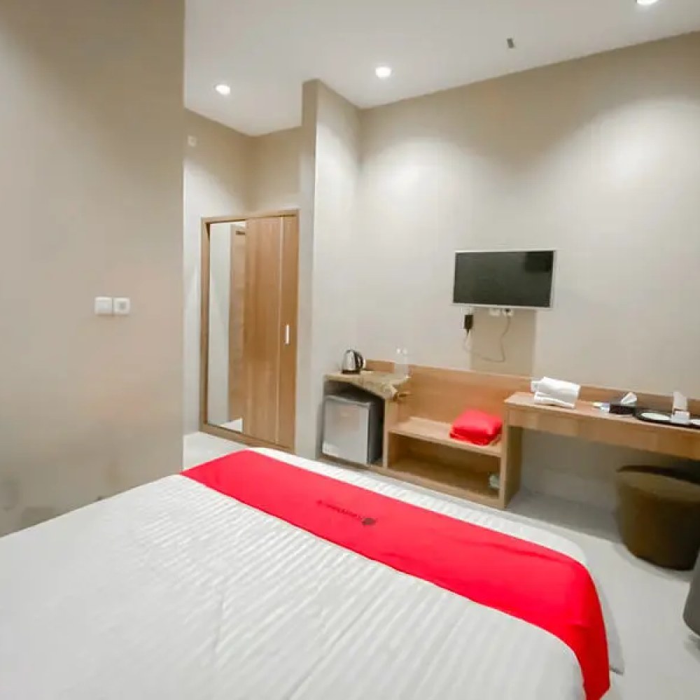 RedDoorz Premium @ Griya Inkoppabri Cisarua Puncak