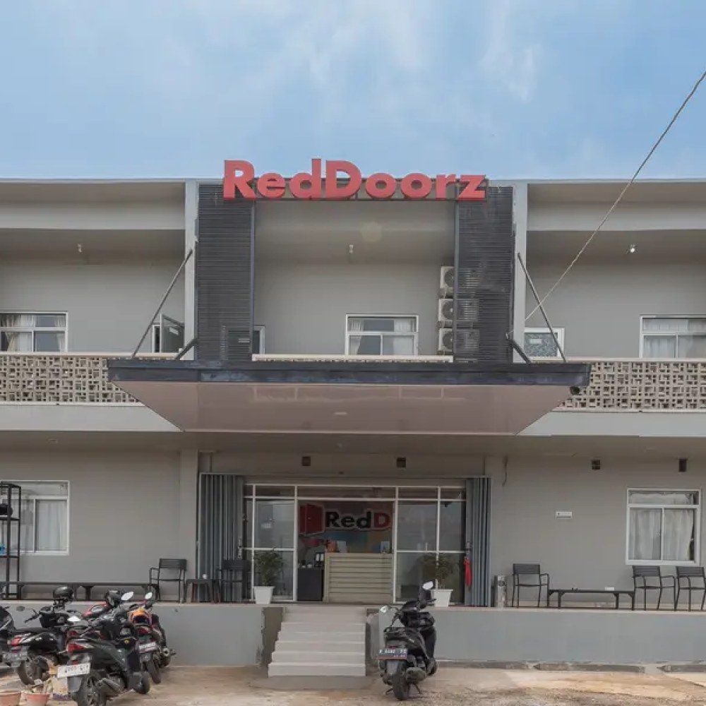 RedDoorz Near Exit Toll Sirkuit Sentul