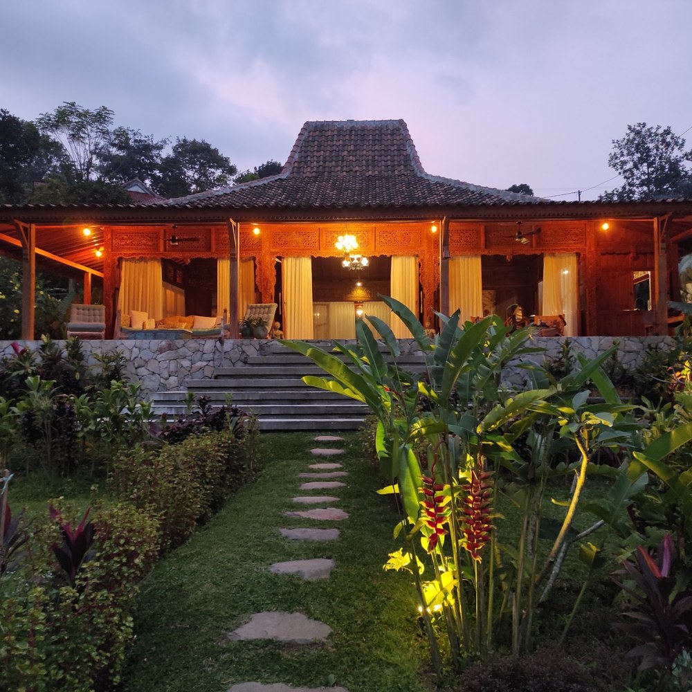 Villa Joglo Omah Kempalan Sentul