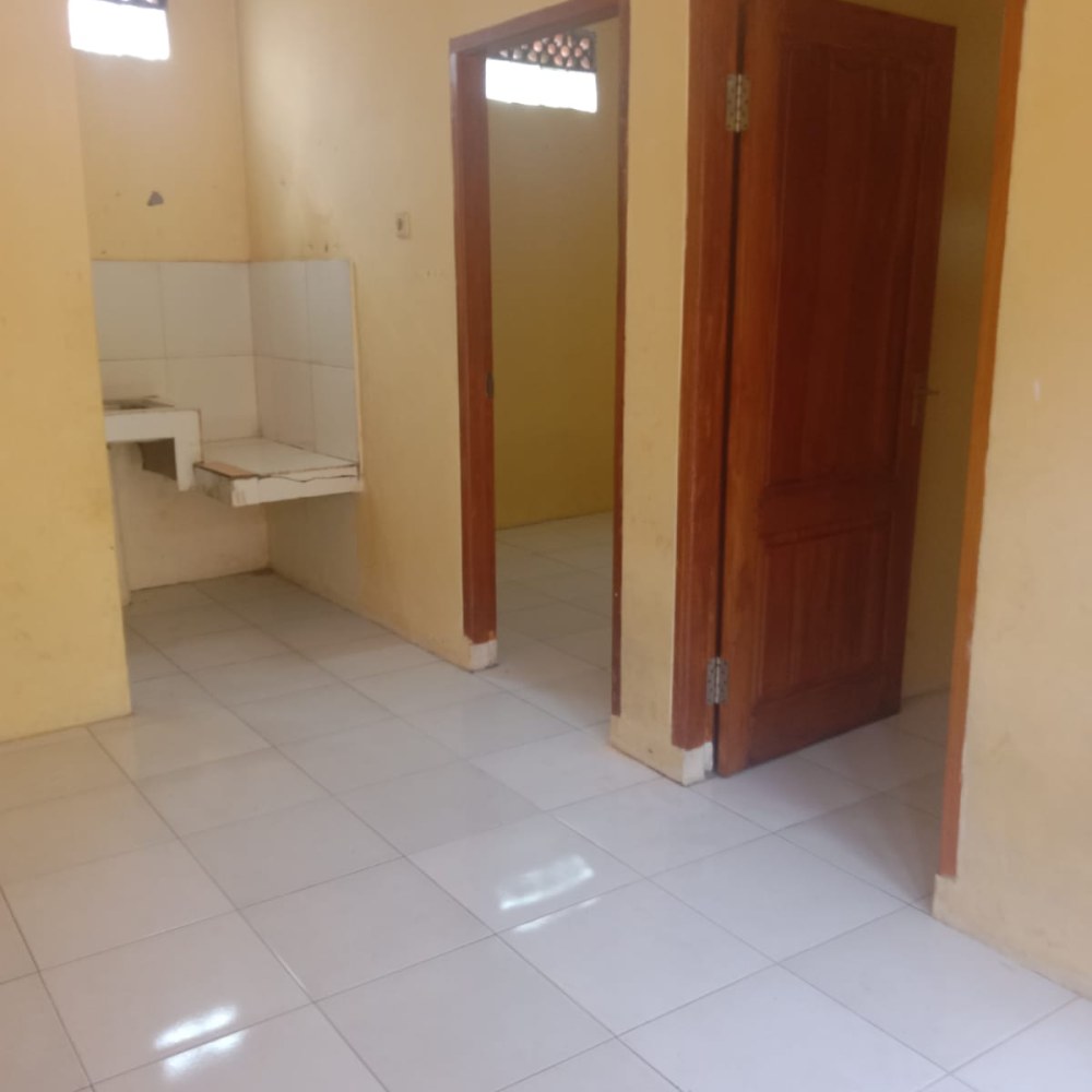 Kosan/Kontrakan Ibu Erni & Kou