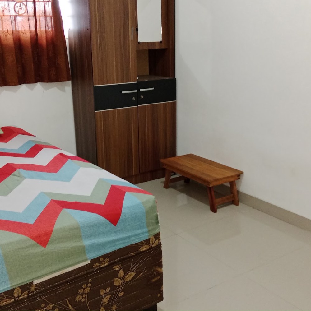 Kos Johar Indah, Limus Pratama