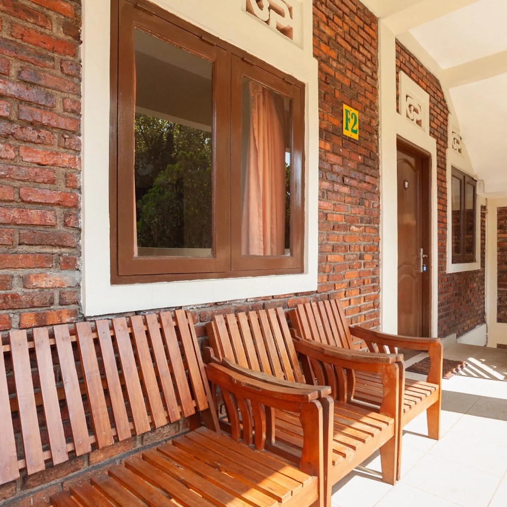 Urbanview Hotel Syariah Insani Cisarua Puncak
