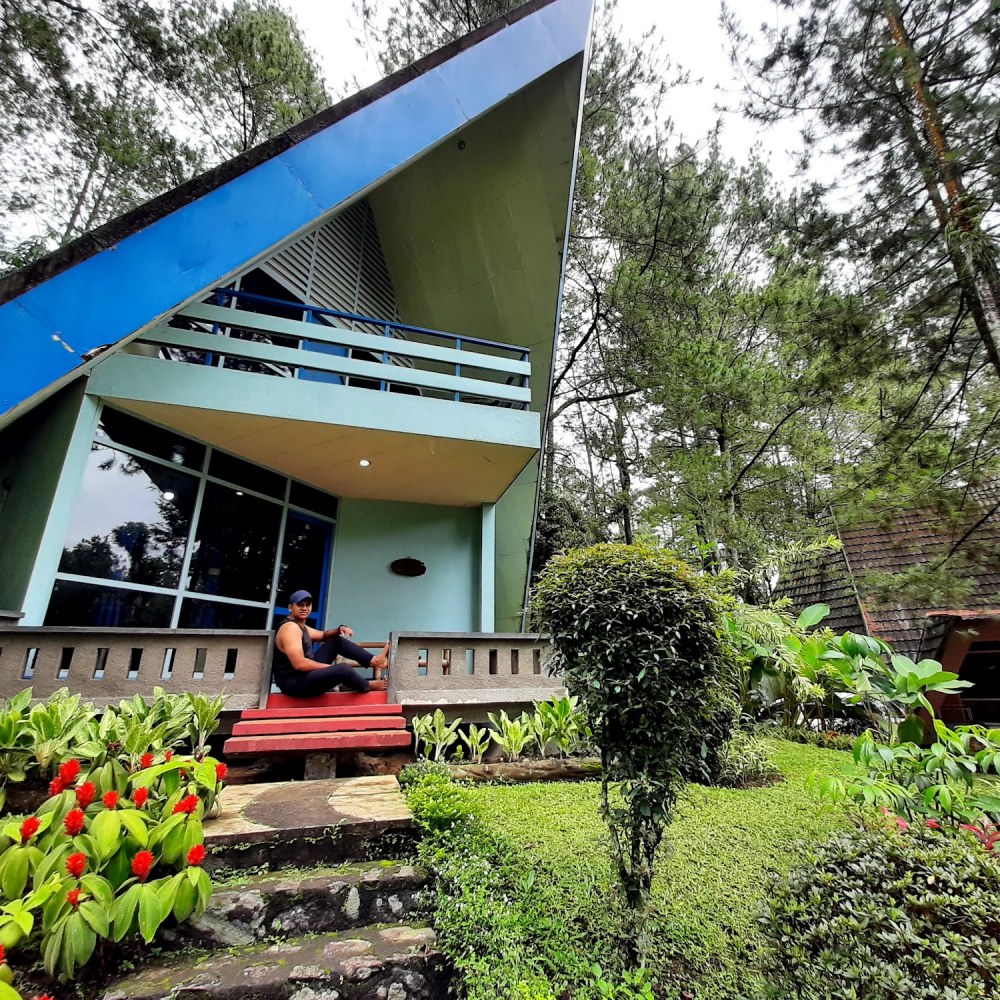 Hotel Lembah Safari Cisarua