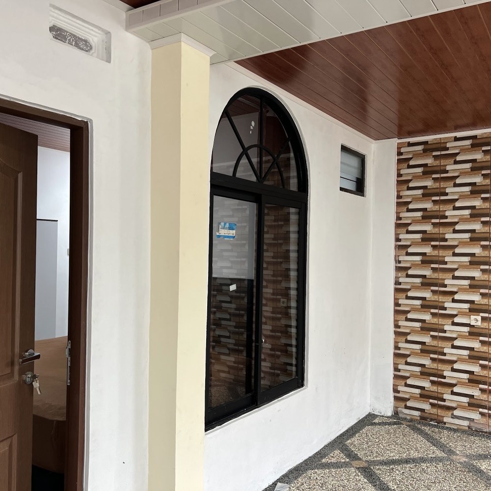 Kost Putra Dolphin