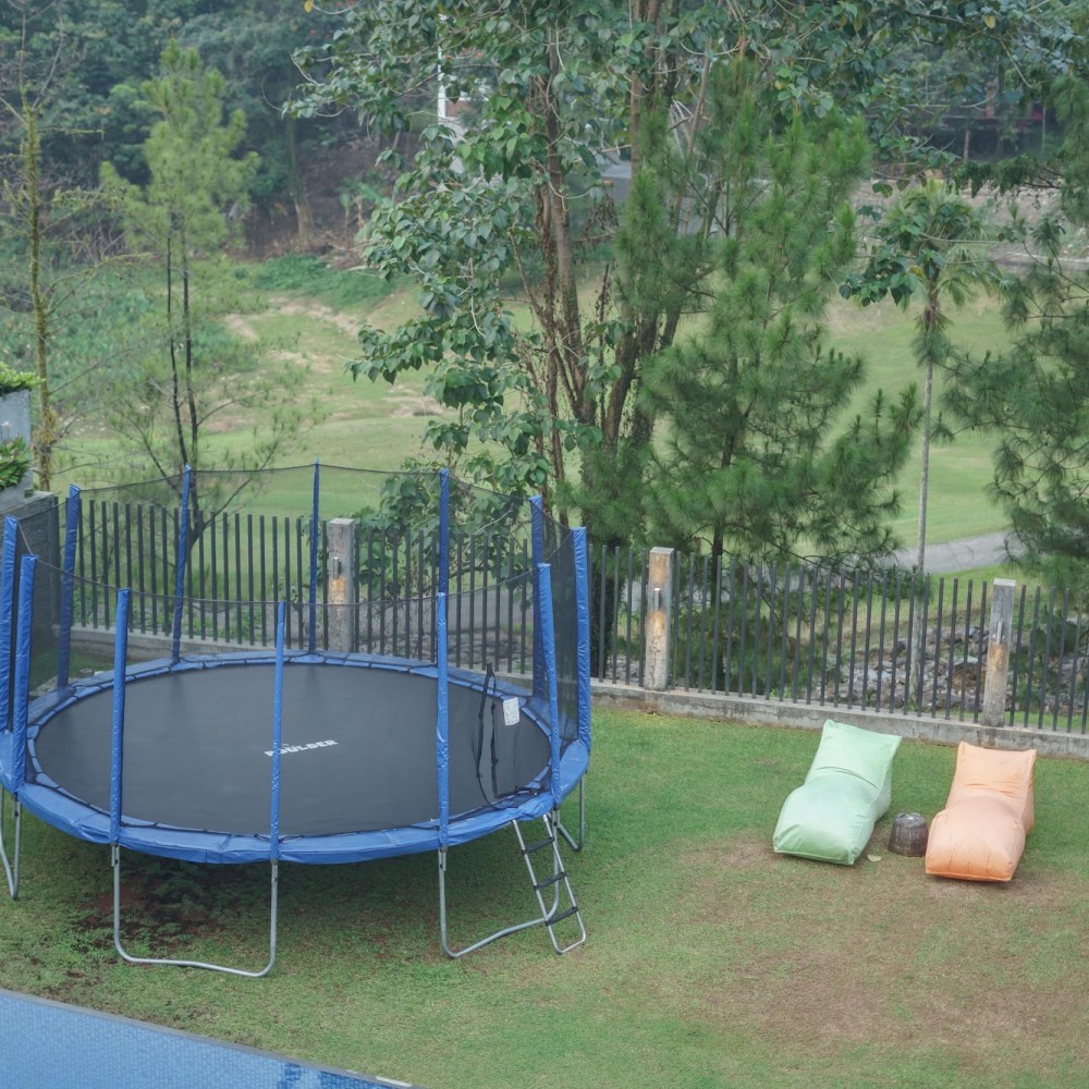 Istana Savage - Beautiful Secluded Private Villa Available For Daily Rental