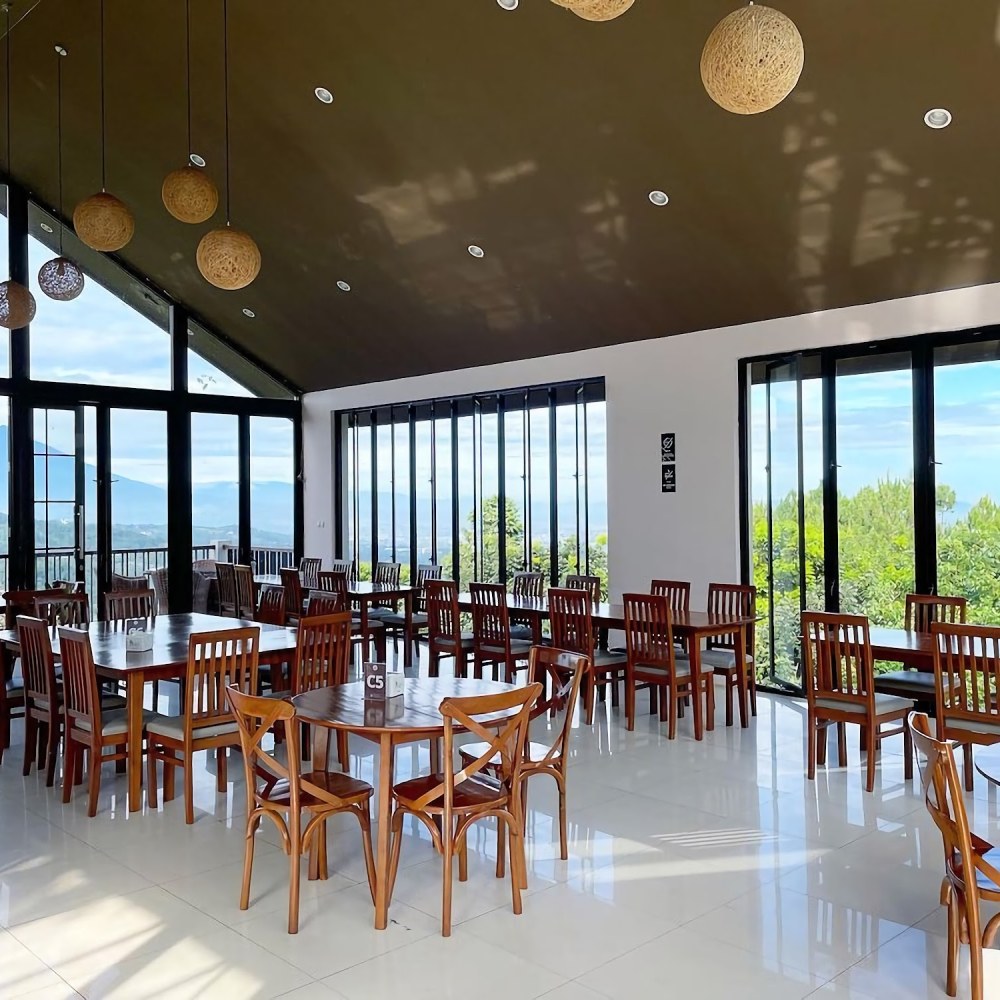 Richie Garden Resto & Villa