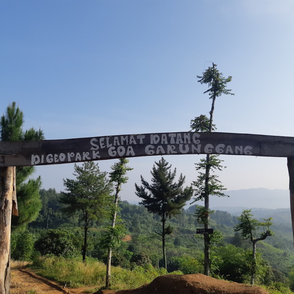 Goa Garunggang - Puncak Dua
