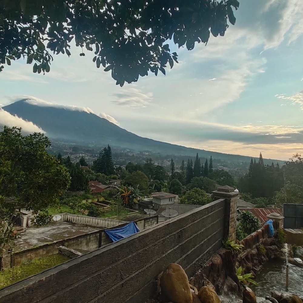 Situs makam batu karaton