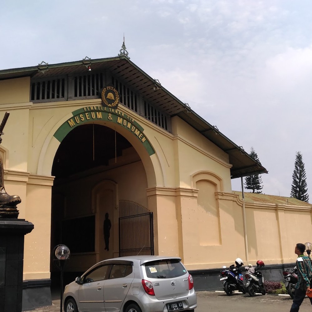 Museum & Monumen PETA