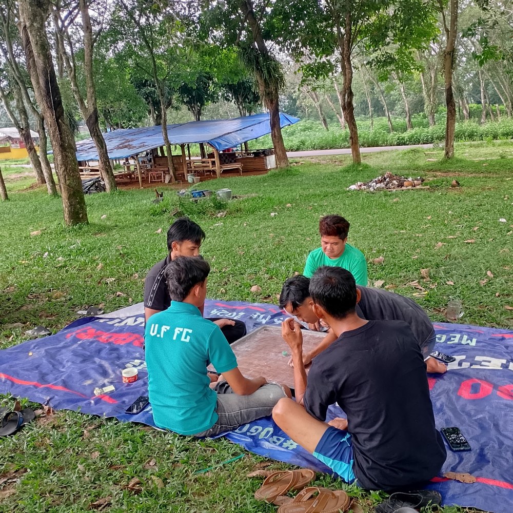 Kampung Manglad