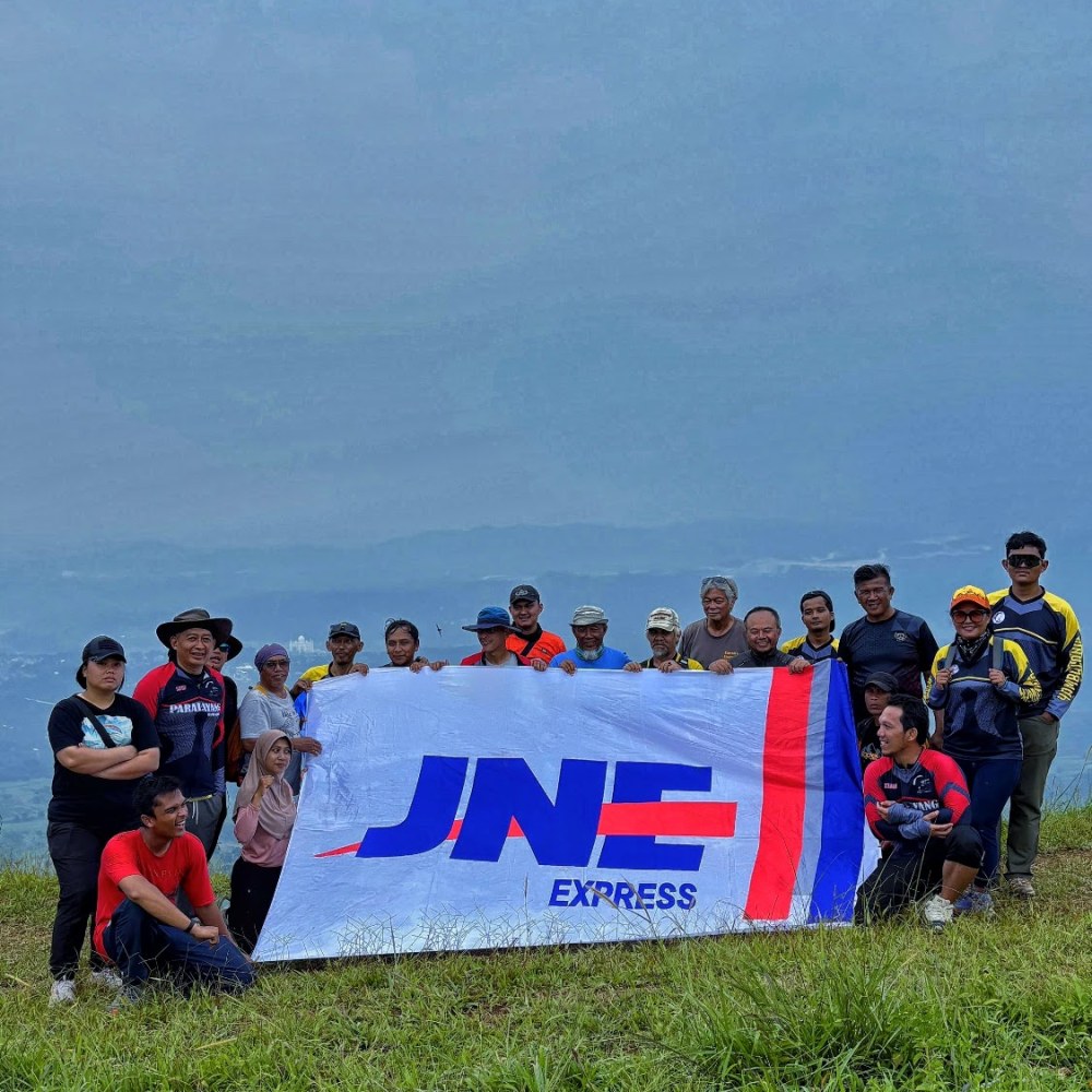 Paralayang Bukit Hambalang