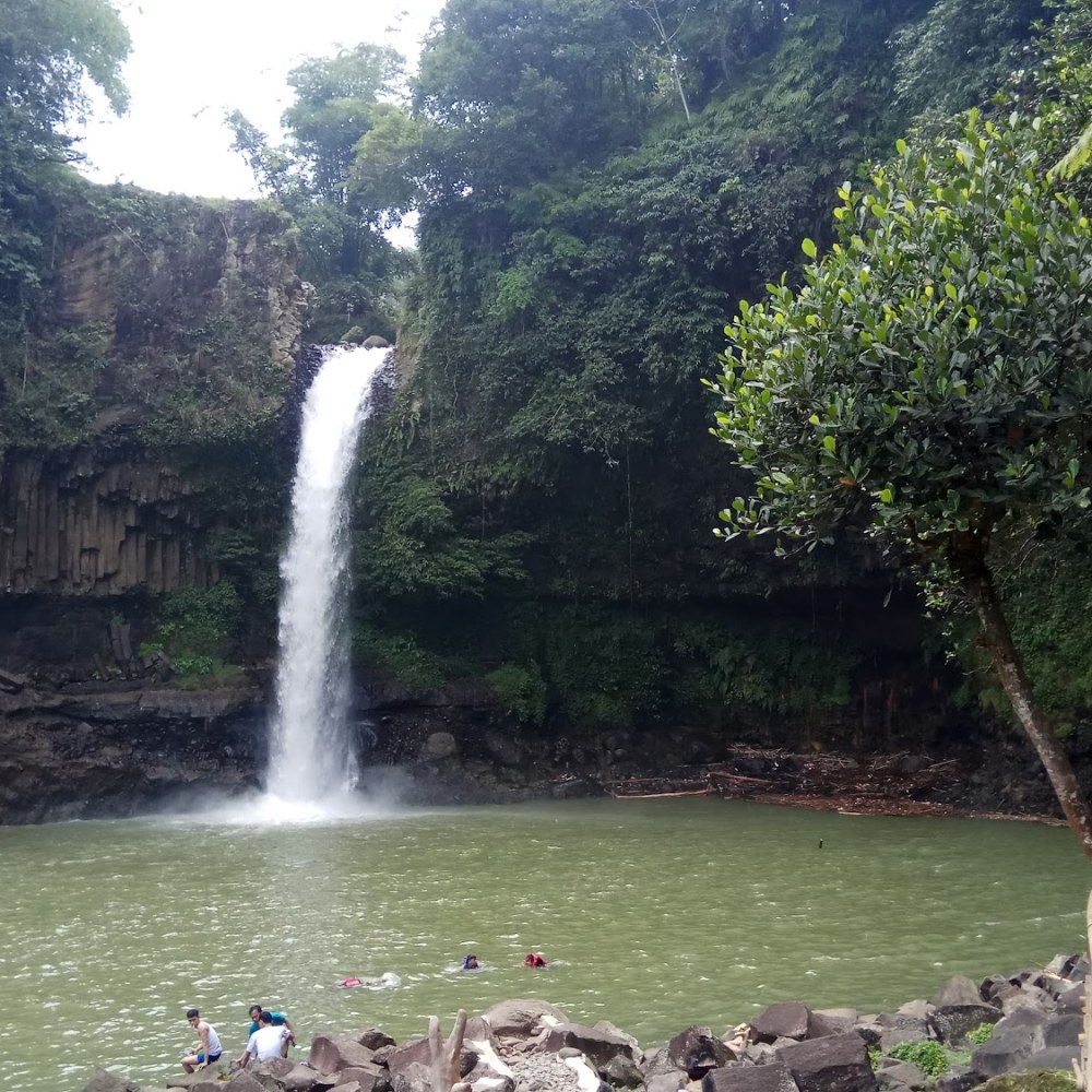 Air Terjun Curug Lontar
