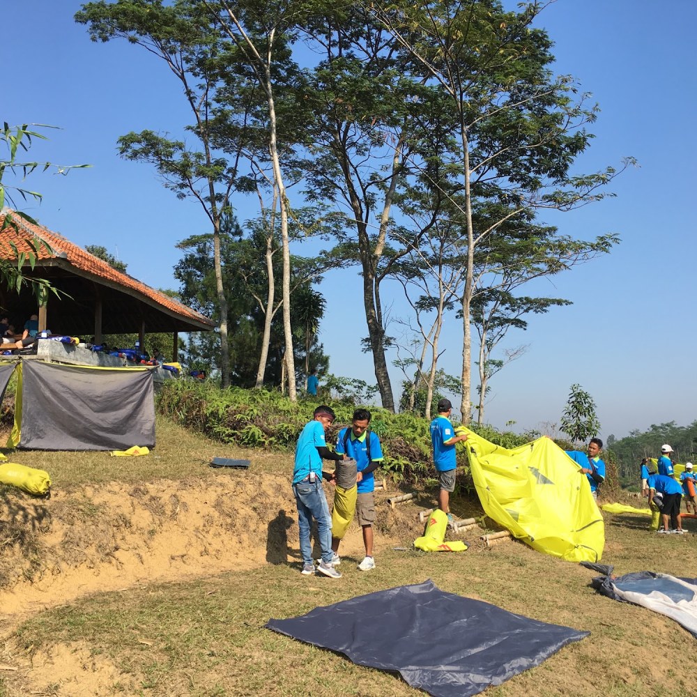 IdGuides - Easy Escape Jakarta Treks & Acacia Camp