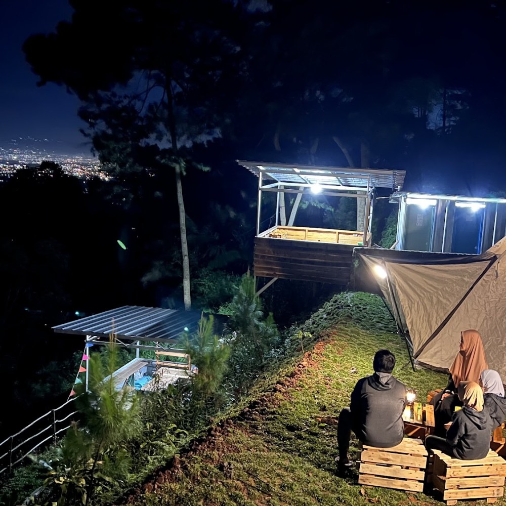 The Shelter Cabin & Camping Ground