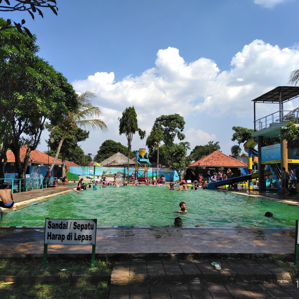 ACB TIRTA SPLASH WATERBOOM