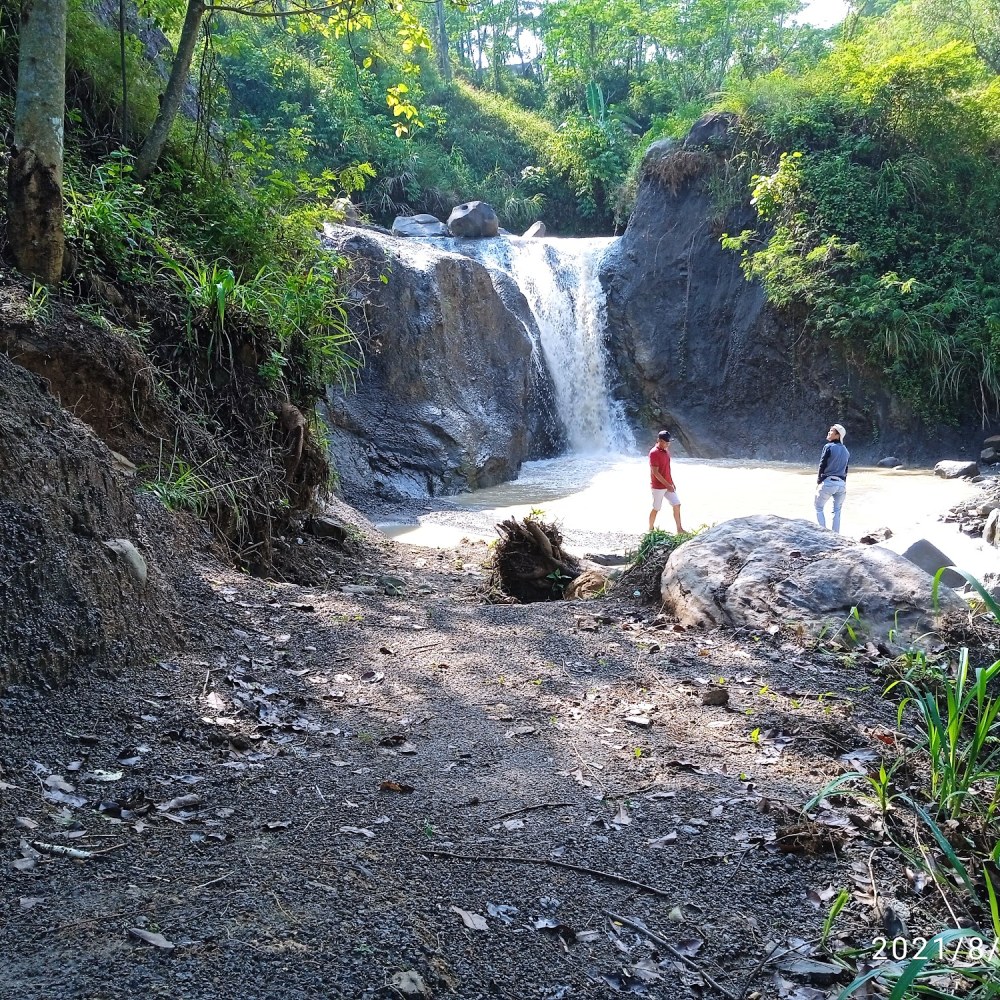 Curug Bunga Mas Cadas Jantung