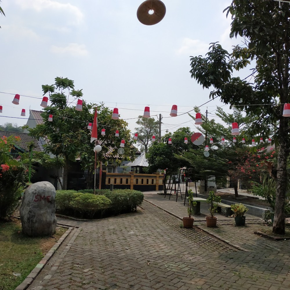Mall Firdaus - Perumahan LIPI