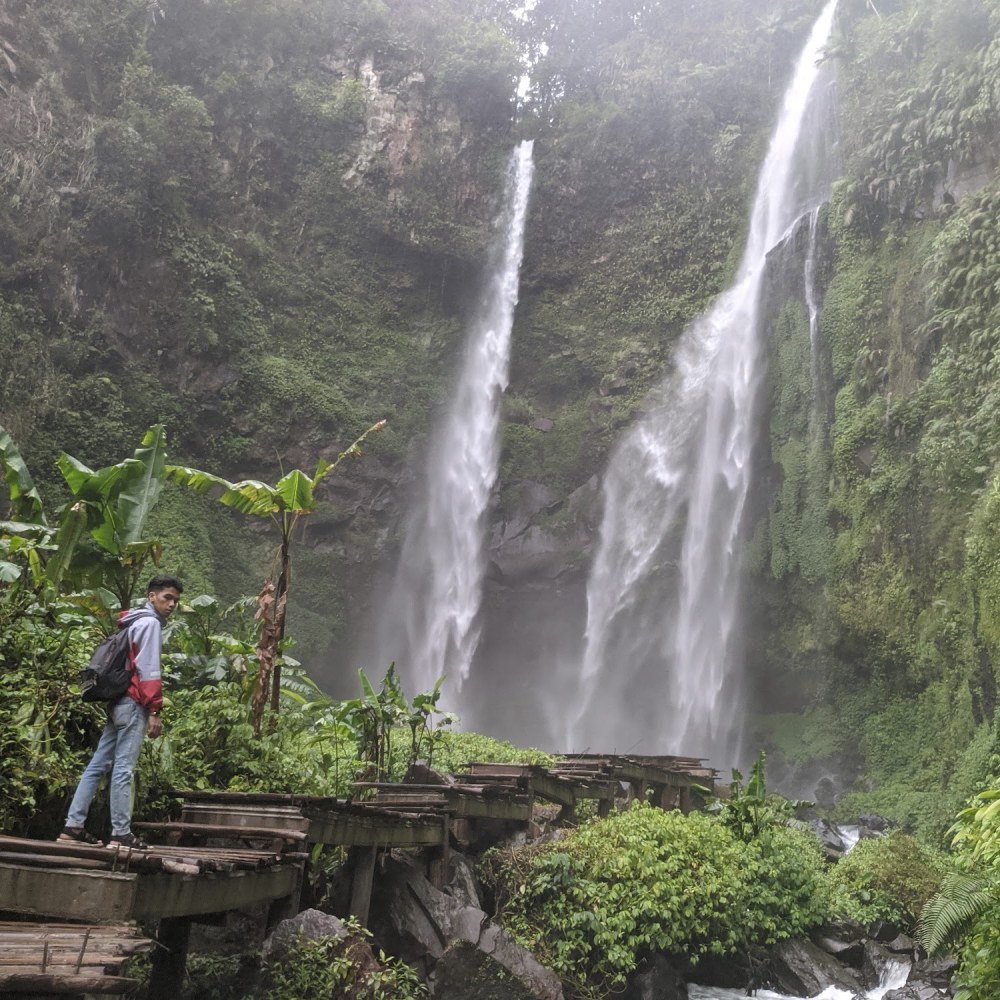 Air Terjun Kembar Lembah Purba