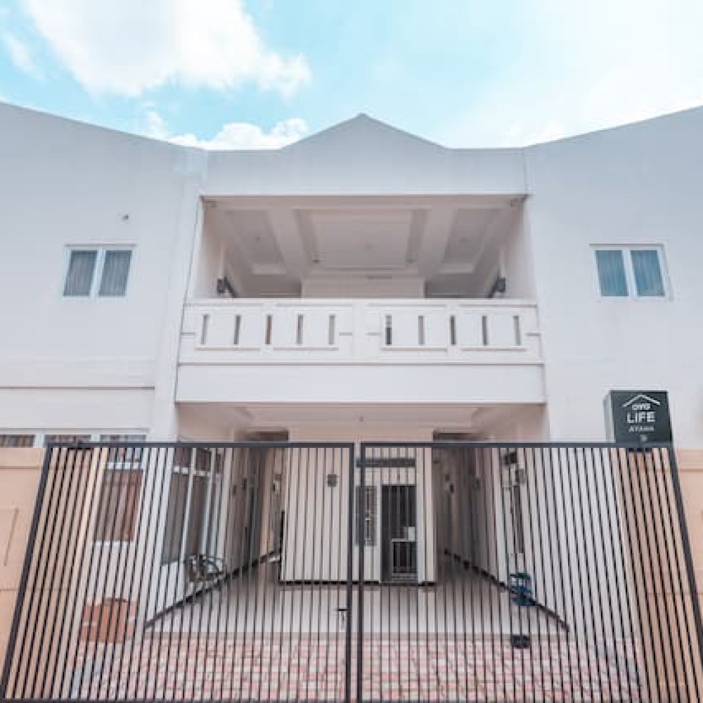OYO Life 2658 Kost Rasyamada