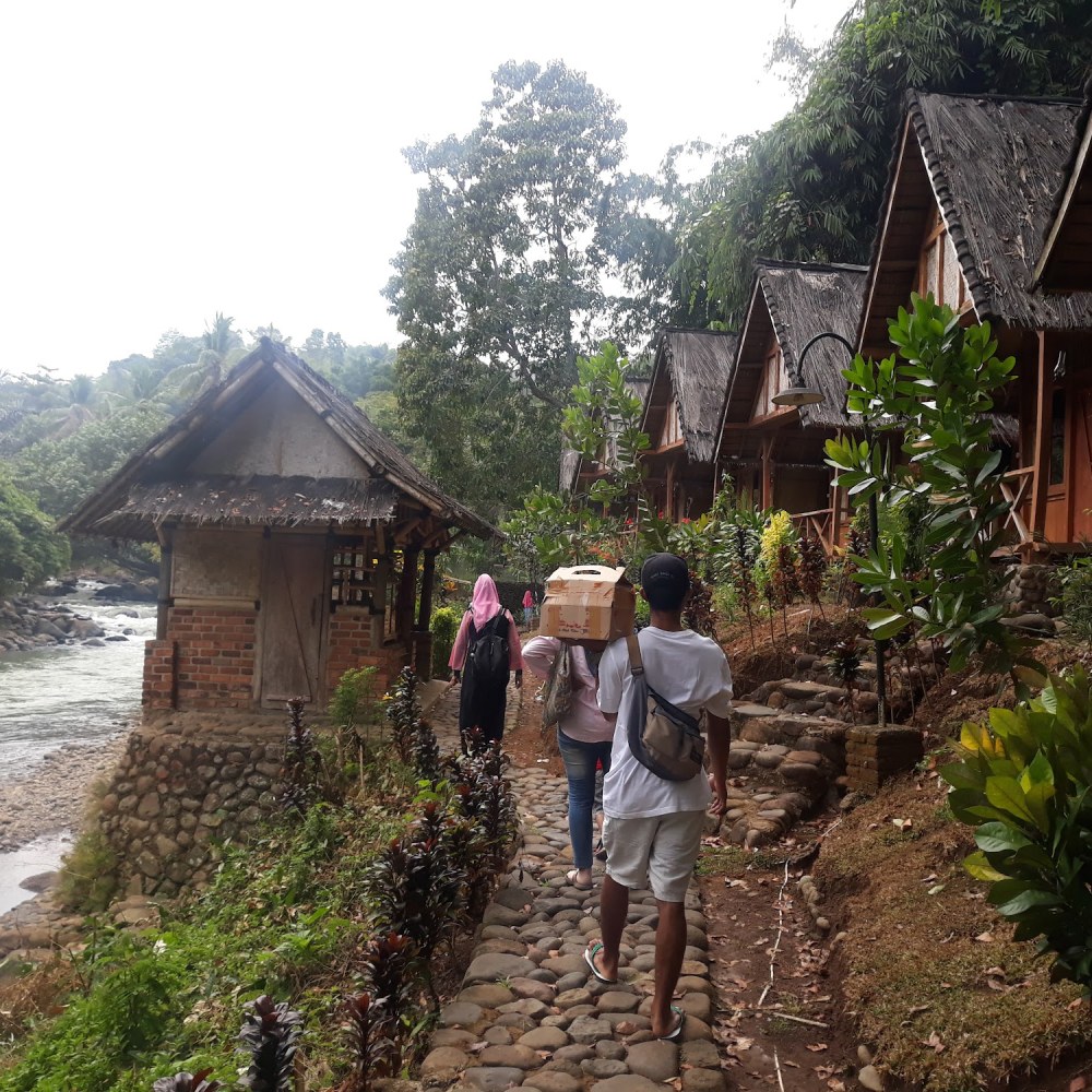 Arusliar Nusa Traditional Cottages