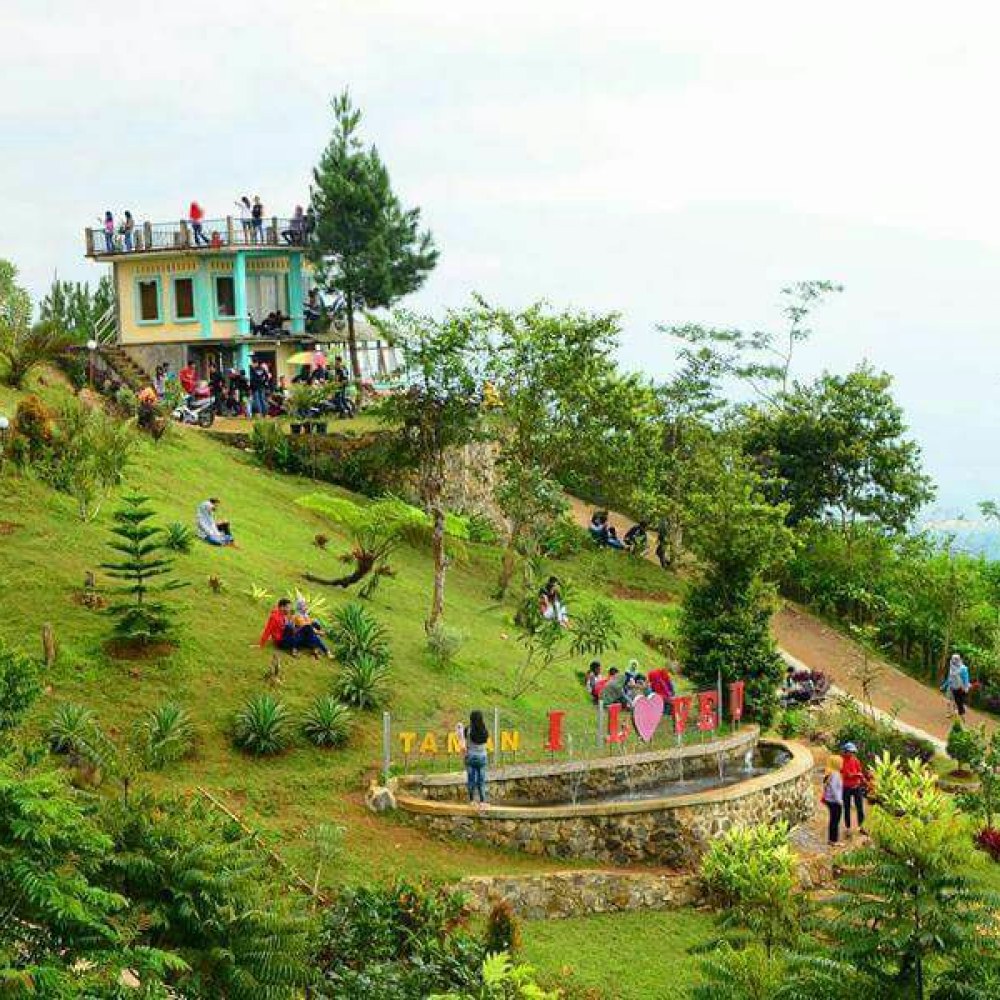 Kampung Kumpul Resort Curug Sawer