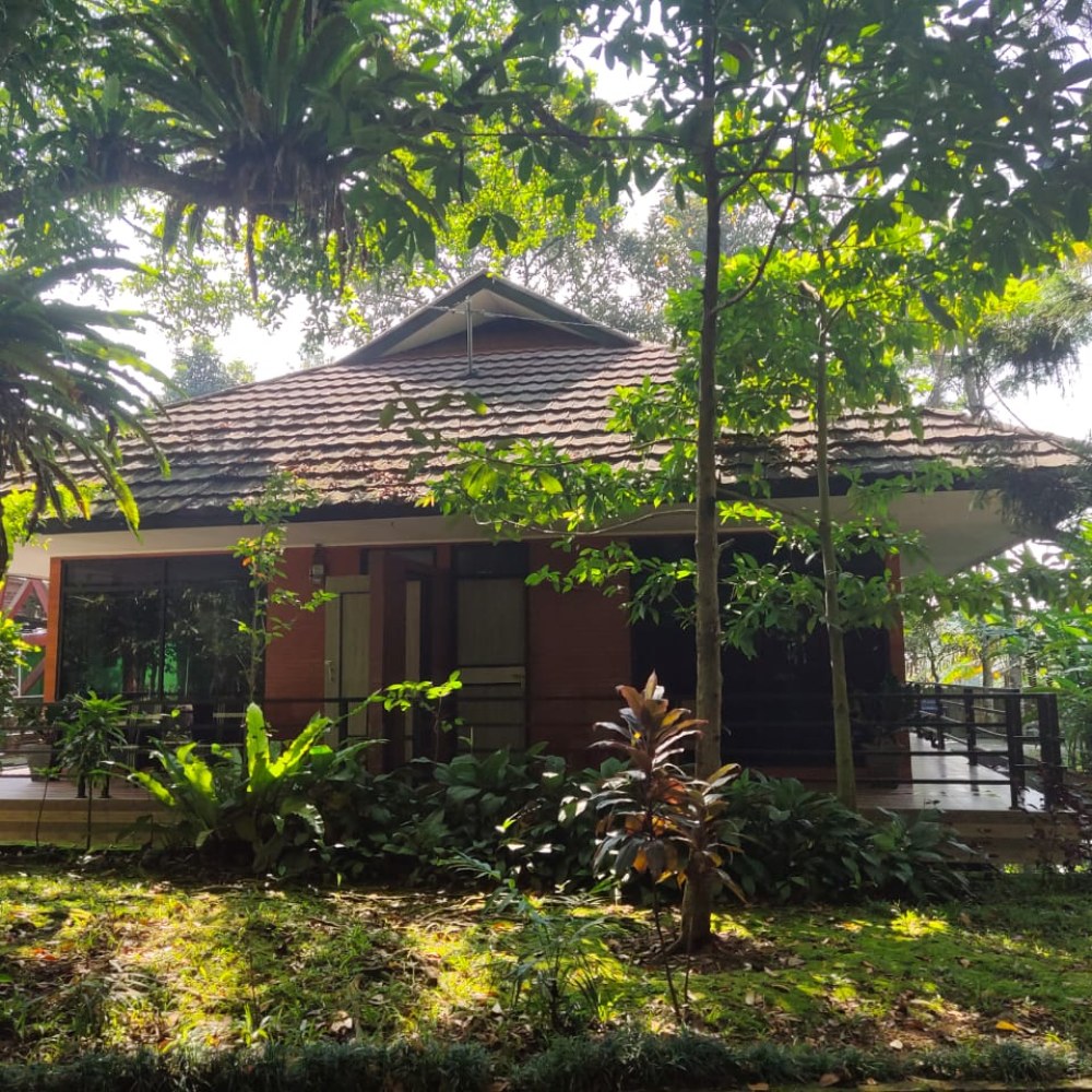 Gunung Salak Hotel & Restaurant
