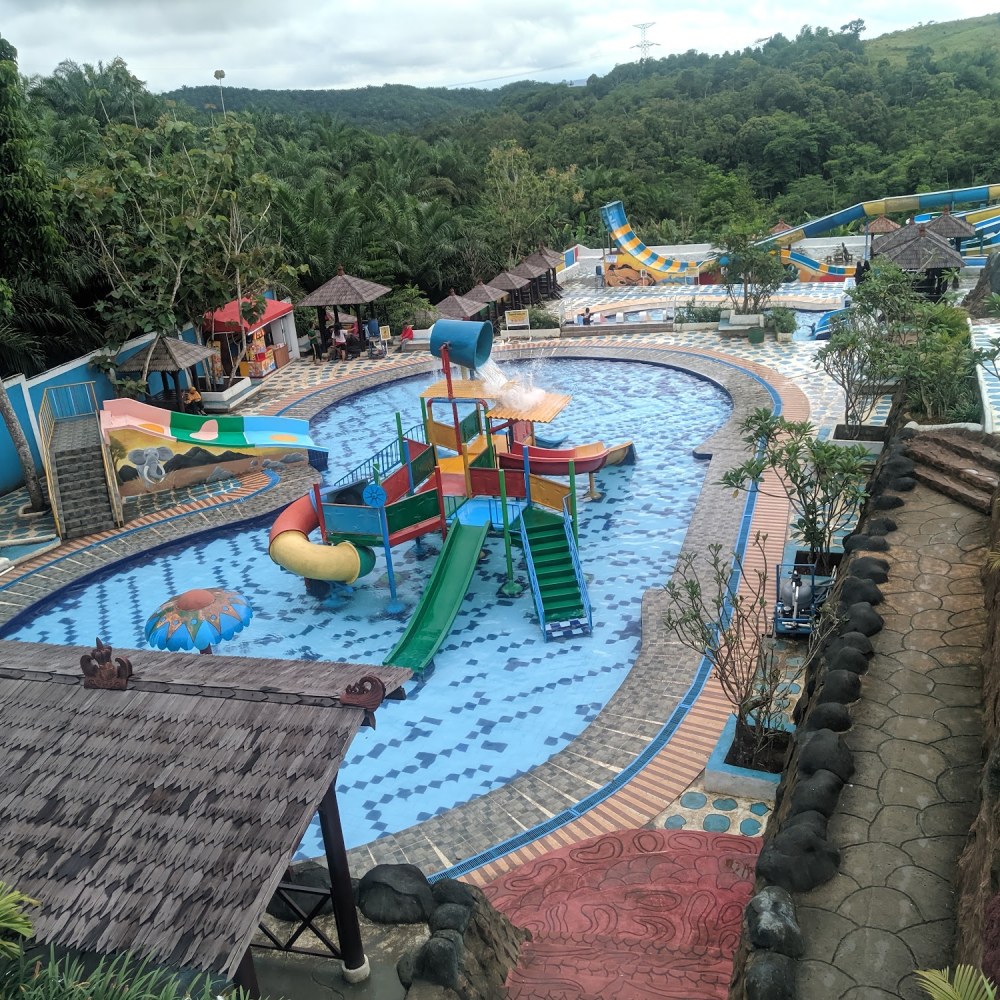 Waterpark Anak Raja Cikidang