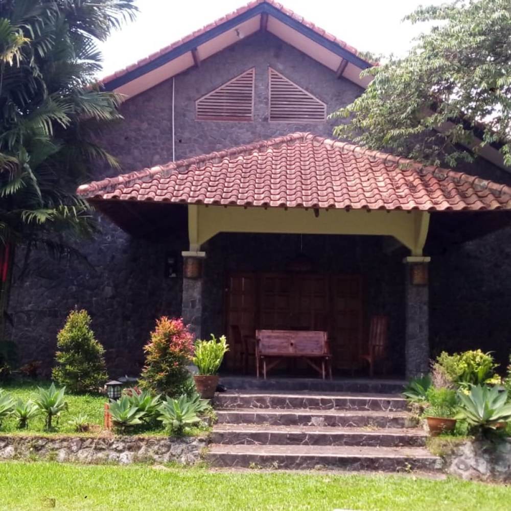 Villa Tirtonadi