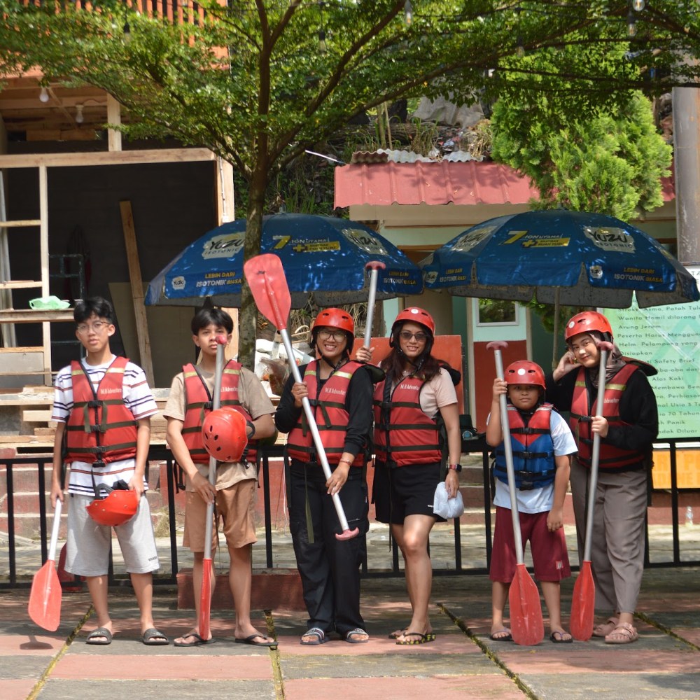 Rafting Bogor, Arung Jeram Cisadane ( Green Rafting Adventure )
