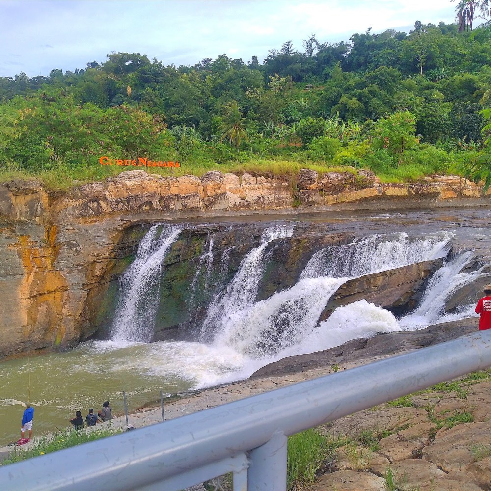 Niagara Falls (Cipamingkis)