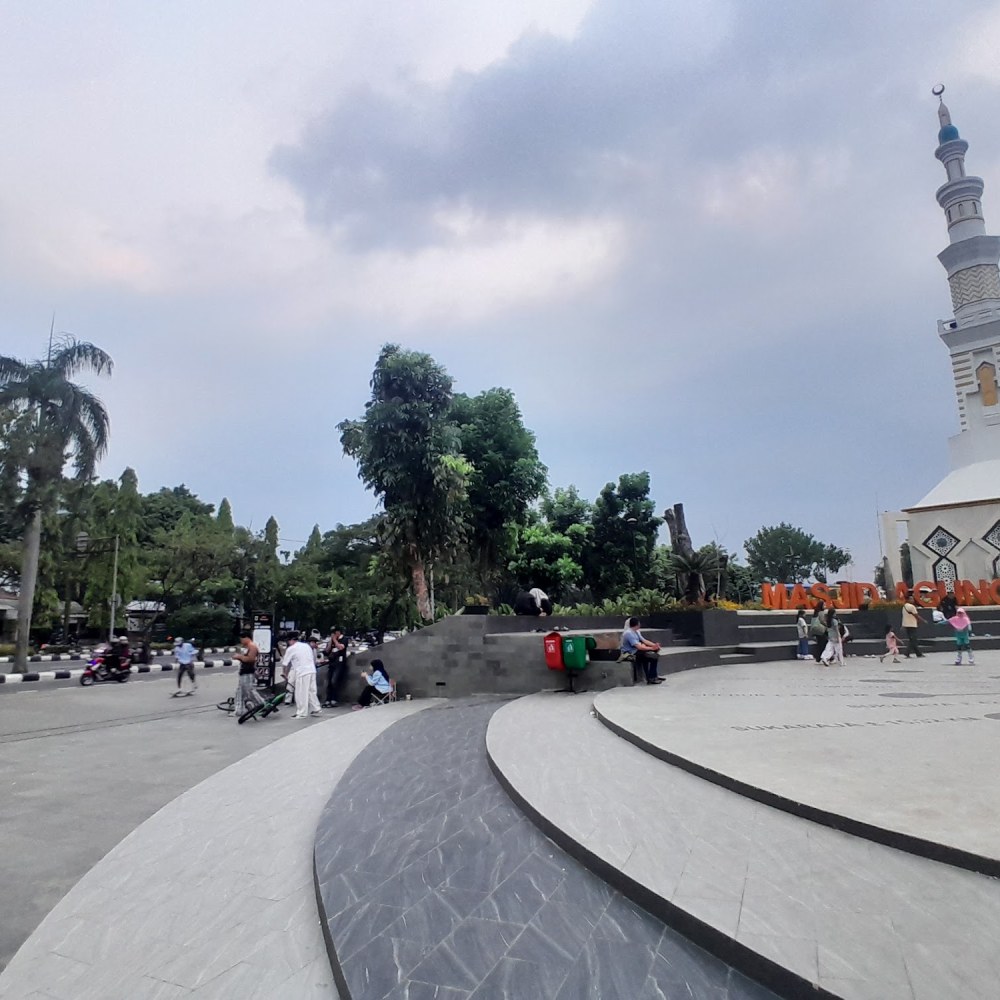 Tugu Globe Tegar Beriman