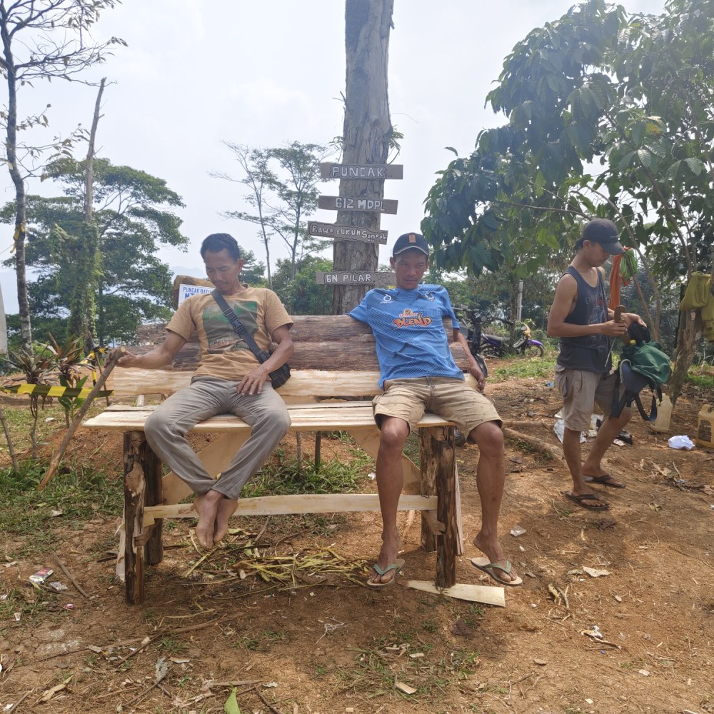 Puncak Gunung PILAR