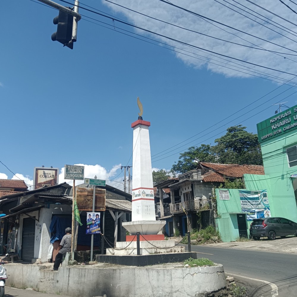 Tugu Kujang Antam