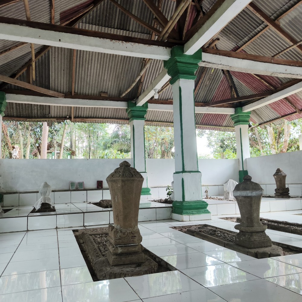 Situs Makam Raja-raja Islam Garisul