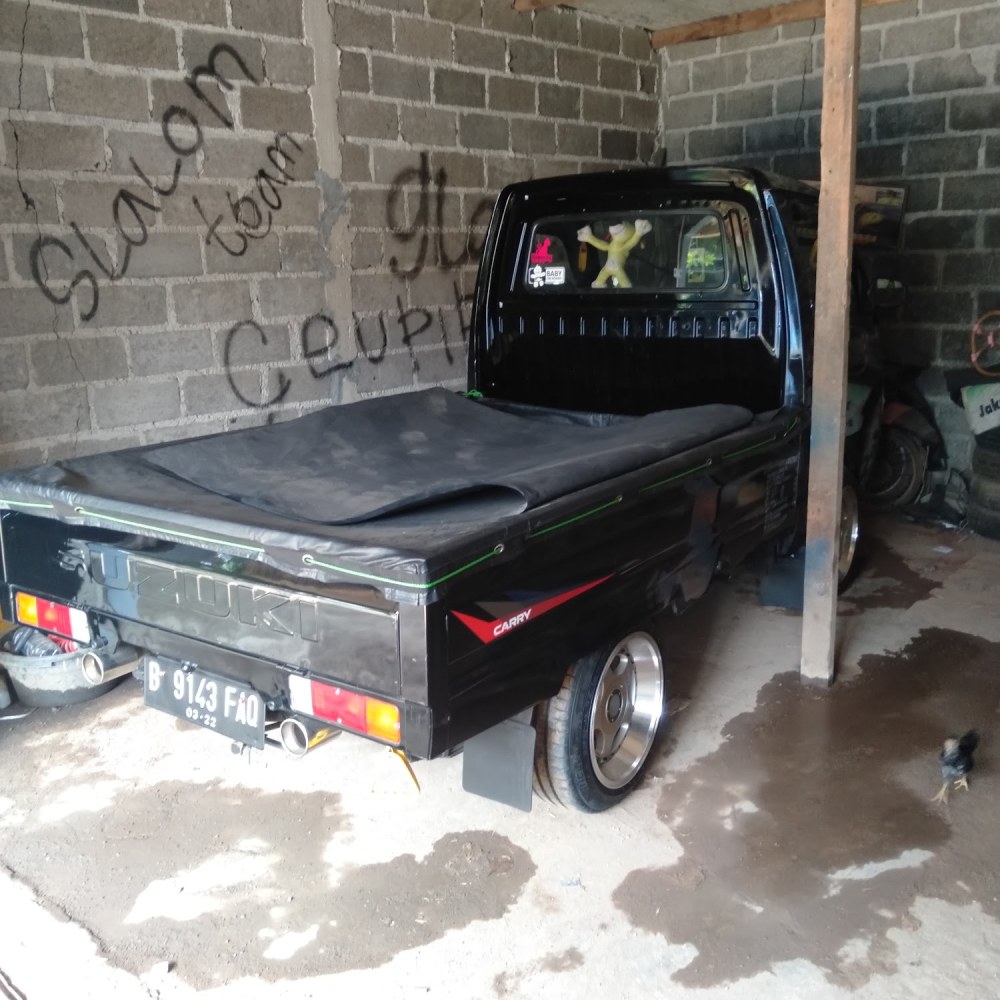 Garasi C Three (carekan ema)