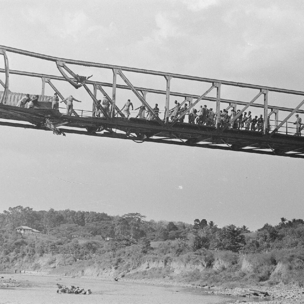 Brug over te Tjileungsi