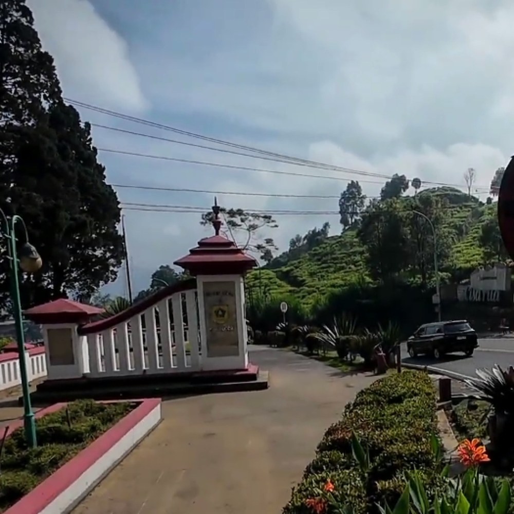 Tugu Perbatasan Kabupaten Cianjur & Bogor