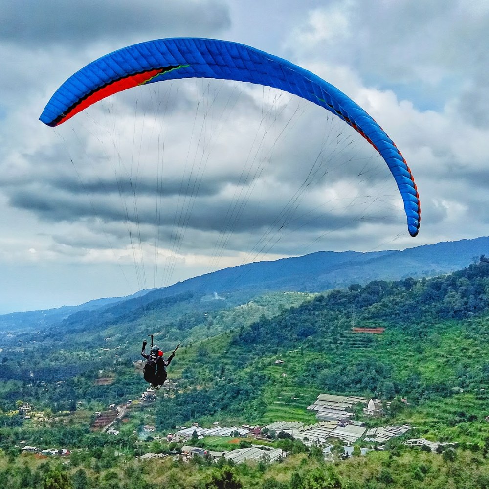 Paralayang Puncak Bogor