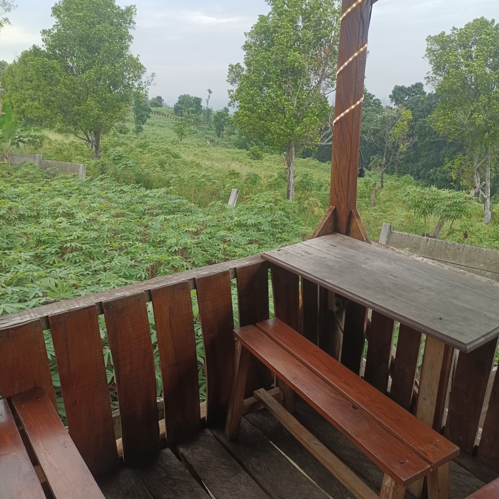 Wartik ( warung Tikungan) Wisata Bukit Hambalang