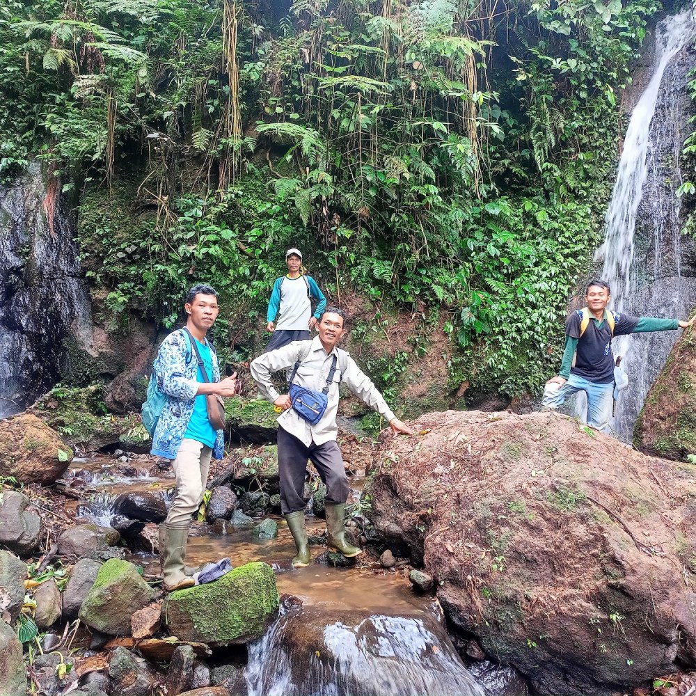 Puncak Bukit Awan Jonggol