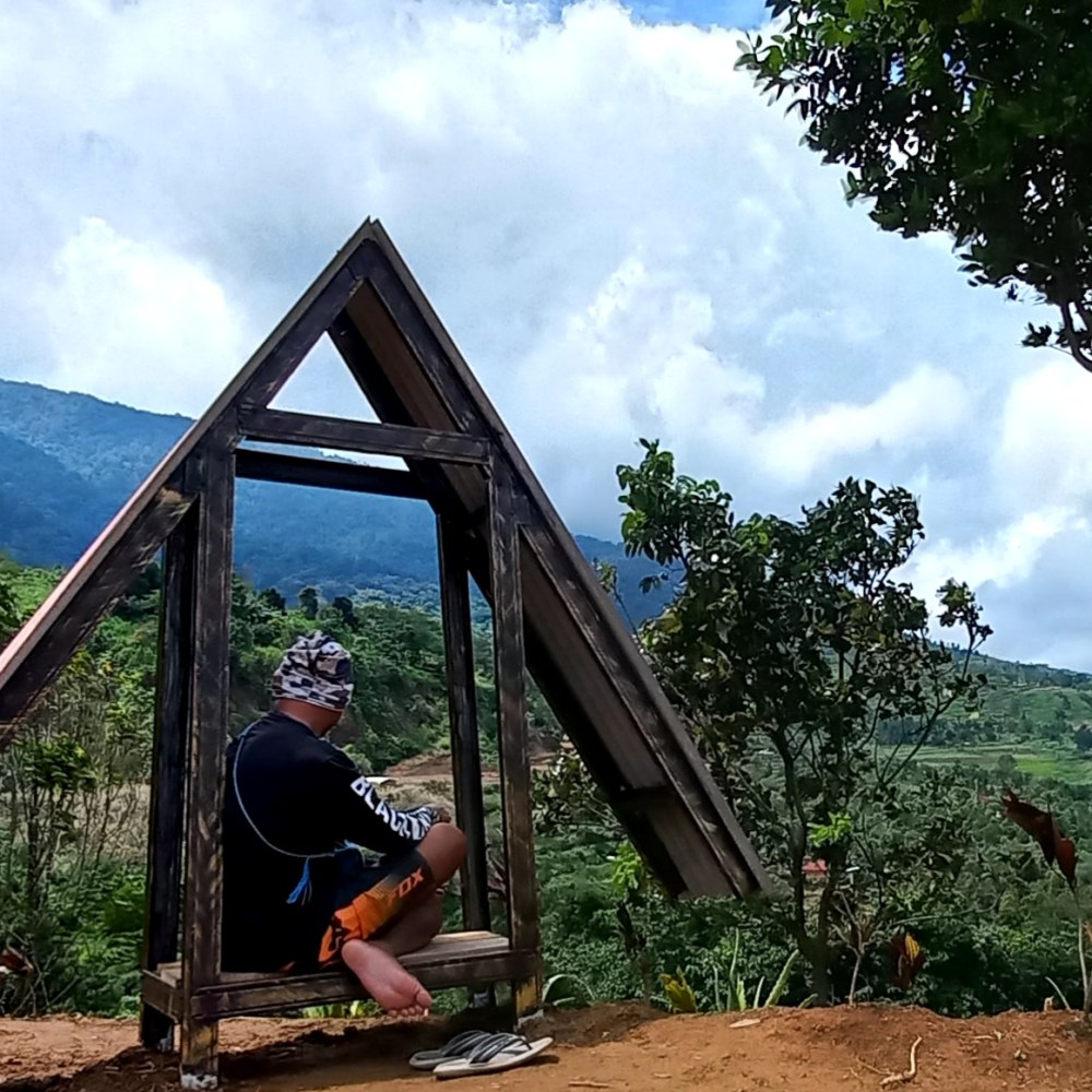 camping hobbit garden and waroeng melipir