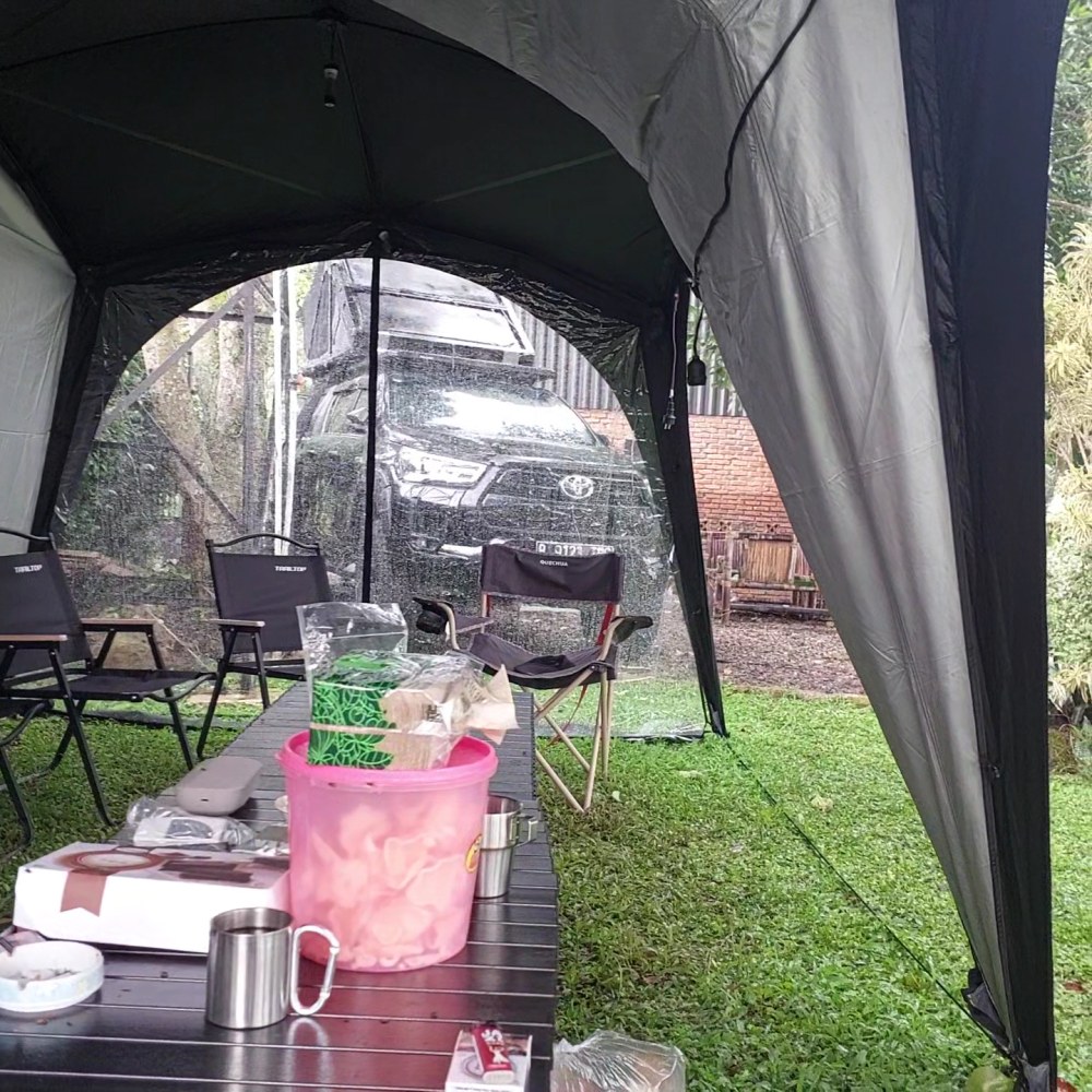 Black Cabin Glamping