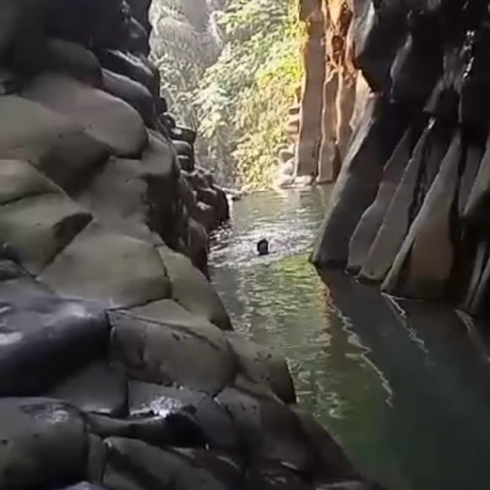 Curug Cikuluwung Pesona Legok Kalong