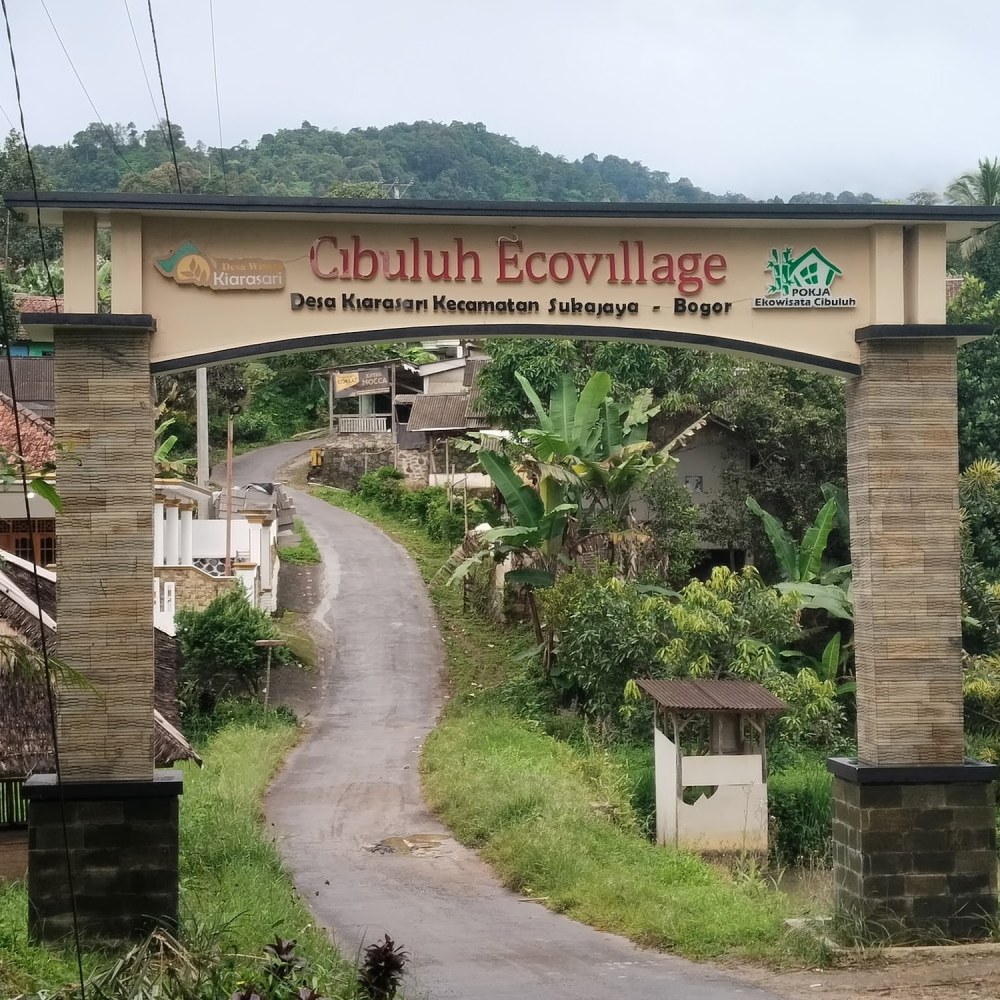 Tempat Parkir Curug Cidurian Cibuluh