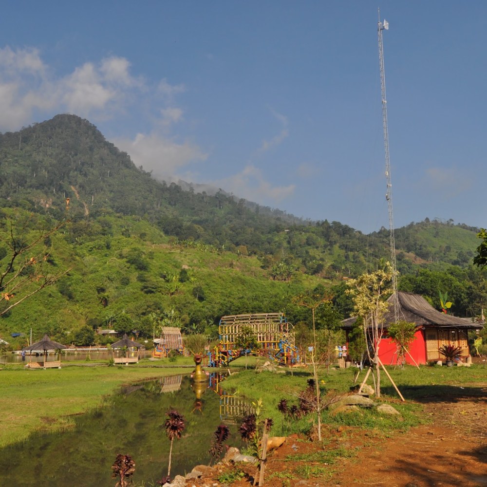 Tugu obor sukamakmur