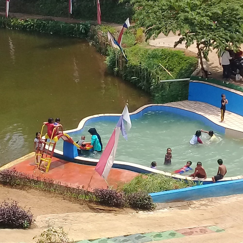 Wisata Danau Lembah Jami