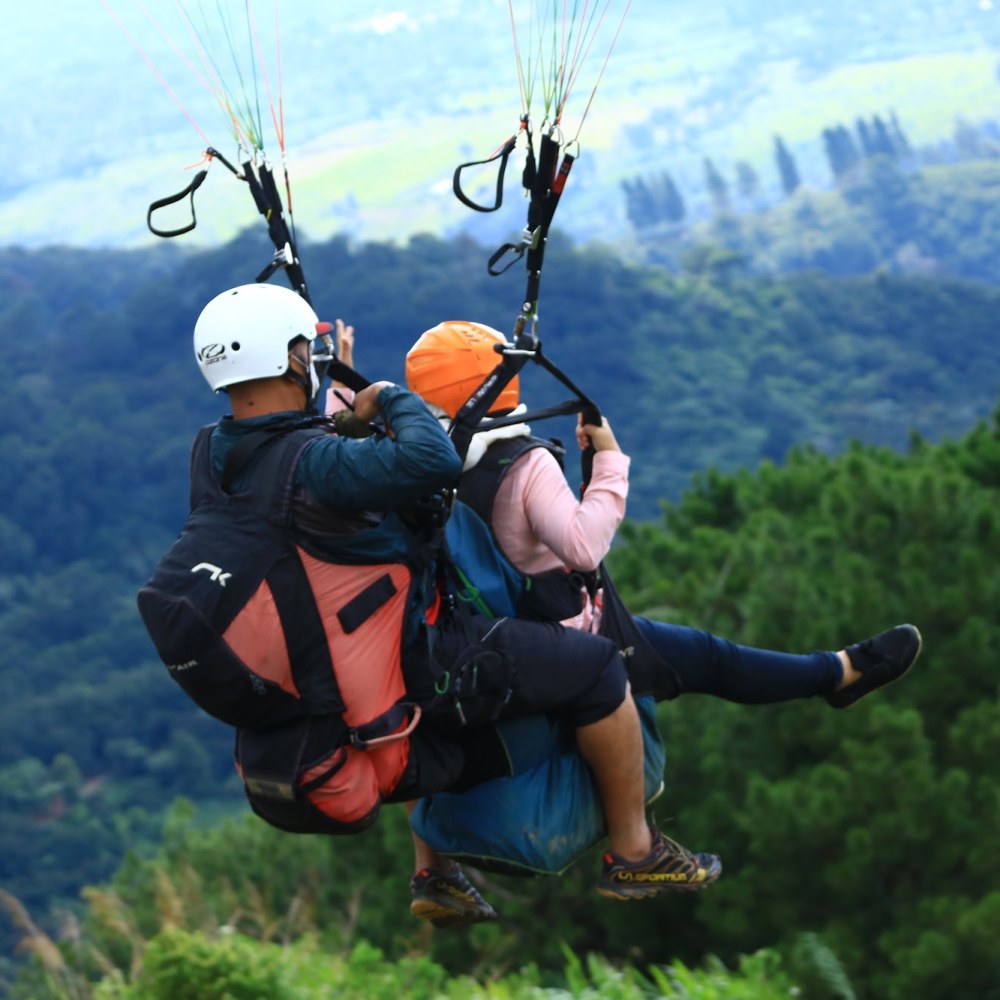 Paralayang Tandem FunFly (Paralayang Tandem Puncak)